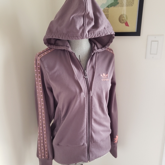 Adidas jacket . Tag says large fits smaller - Picture 1 of 3